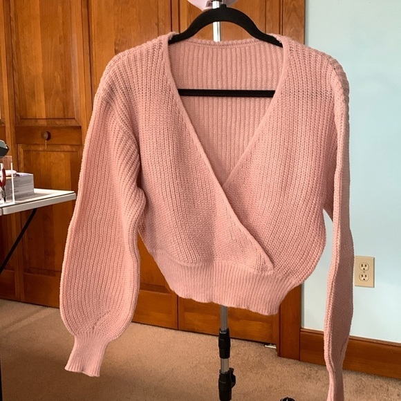 Temu Sweaters - Super Cute Baby Pink Faux Wrap Cropped Sweater Size Large NWOT